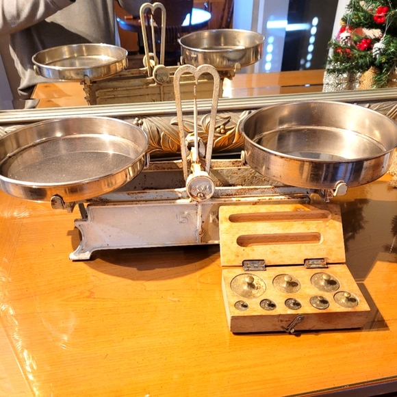 eska Other - Antique ESKA 5k cast iron scale and brass weights.